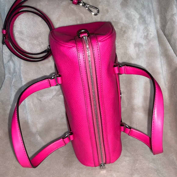 Michael Kors NWT Medium Duffle Satchel
Jet Set travel bag. - Picture 5 of 16